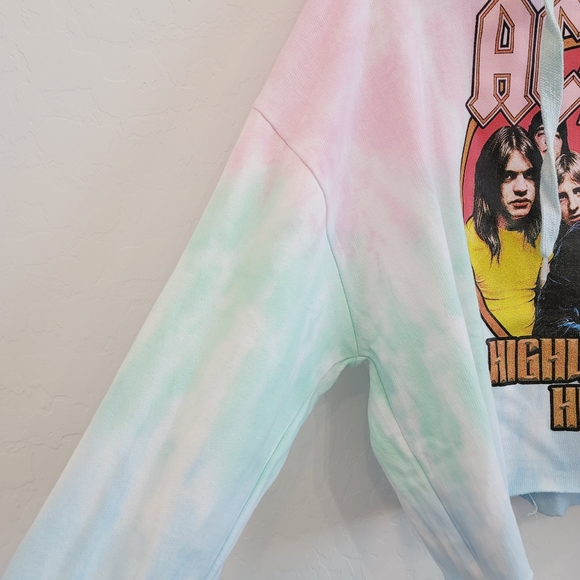 NWT AC/DC Tie Dye Graphic Cropped Hoodie Sweater - Picture 13 of 16